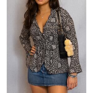 Vintage Y2K Kim Roger’s Signature Printed Sheer Tie Front Blouse Large